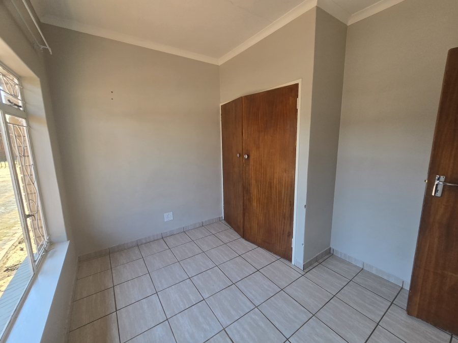 To Let 2 Bedroom Property for Rent in La Hoff North West